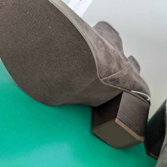 Grey suede leather booties - Picture 6 of 6